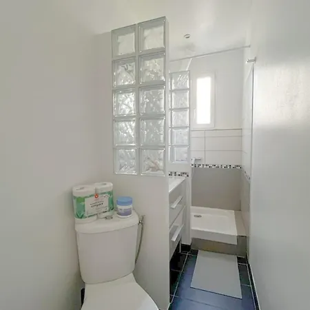 In Elegant And Charming 3-bedroom Near Bois De Vincennes * Paříž