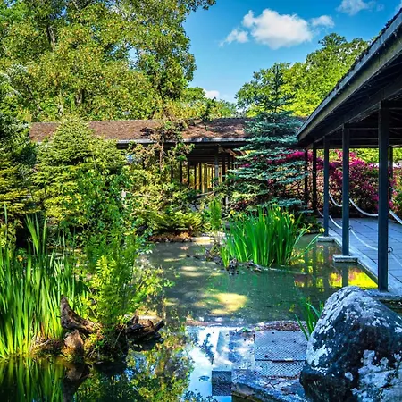 In Elegant And Charming 3-bedroom Near Bois De Vincennes * Paříž