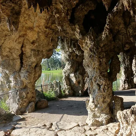 In Elegant And Charming 3-bedroom Near Bois De Vincennes *