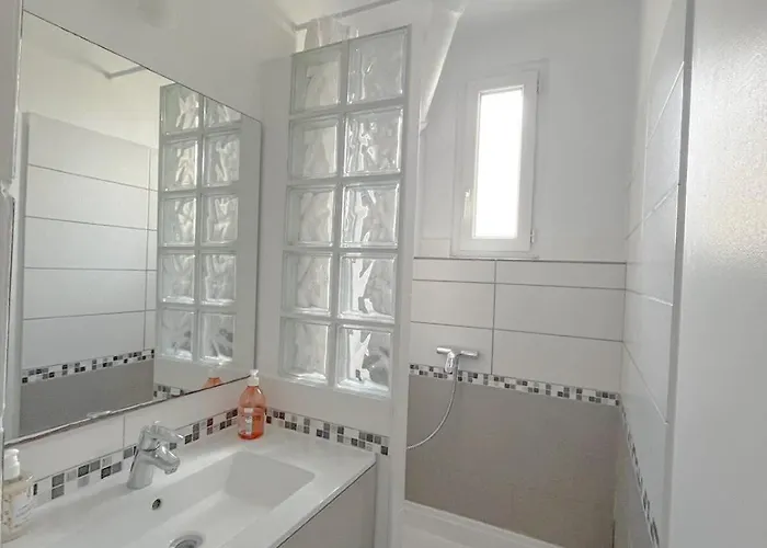 بيت للعطل In Elegant And Charming 3-bedroom Near Bois De Vincennes باريس