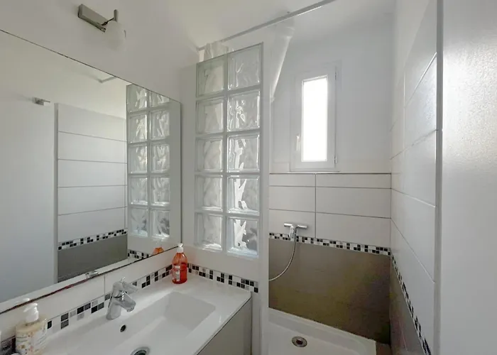 In Elegant And Charming 3-bedroom Near Bois De Vincennes * باريس